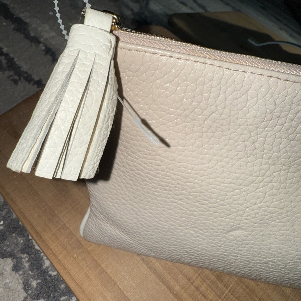 Kate Spade New York
Chester Street Gia Clutch neutral colors bone beige - Picture 4 of 11